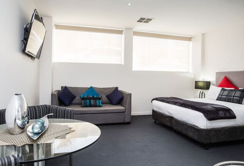 استودیوی استاندارد, Adara Hotel Richmond