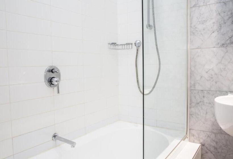 إستوديو قياسى, Adara Hotel Richmond