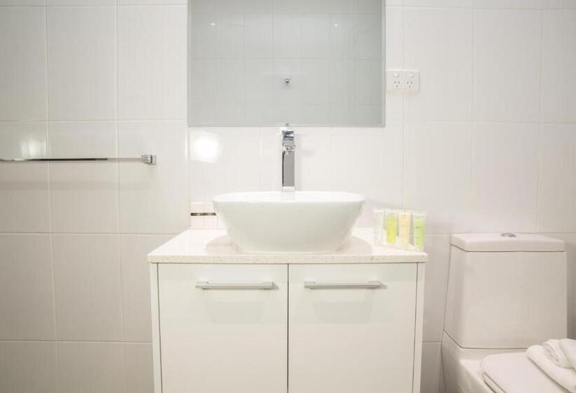 استودیوی استاندارد, Adara Hotel Richmond