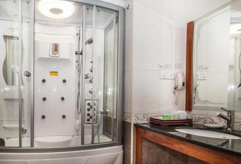 جناح إدارى, Angkor Holiday