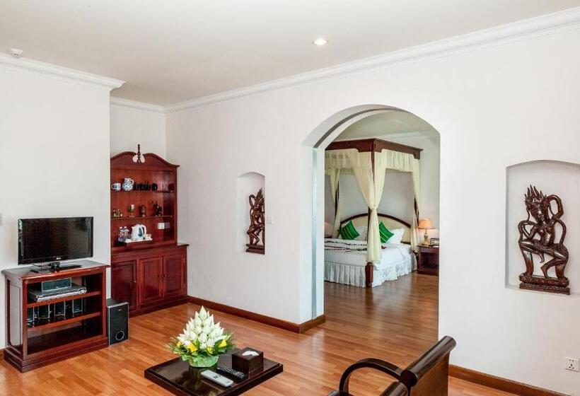 جناح إدارى, Angkor Holiday