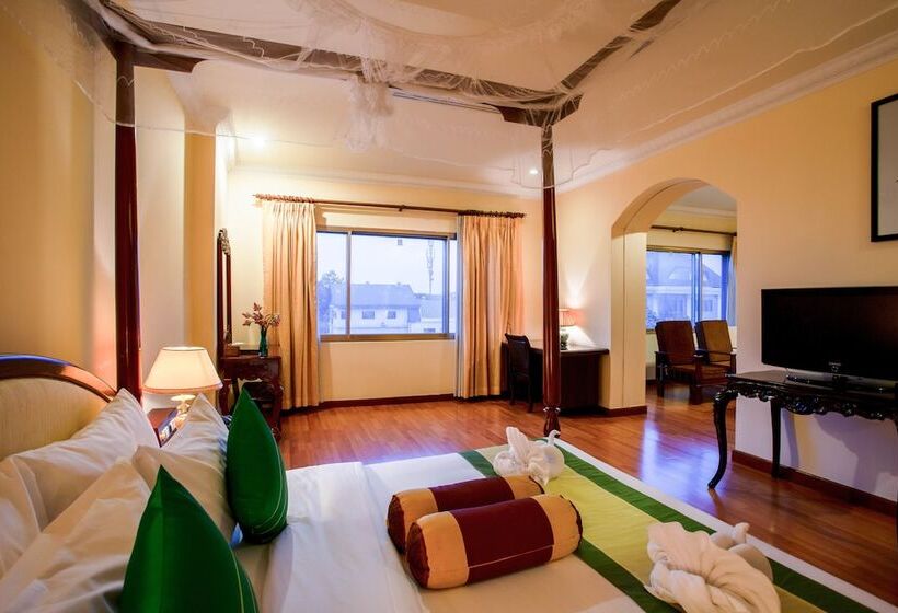 جناح إدارى, Angkor Holiday