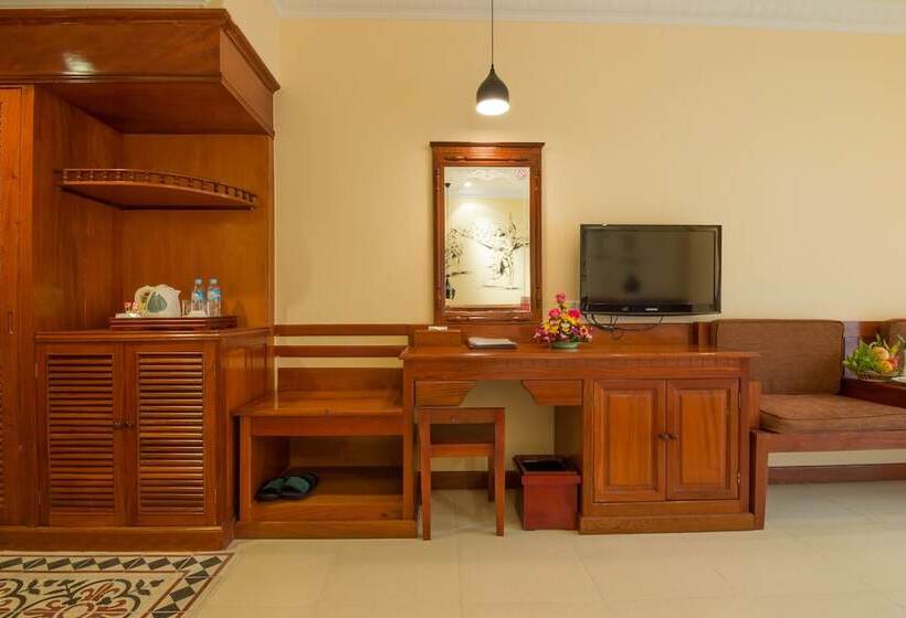 جناح إدارى, Angkor Holiday