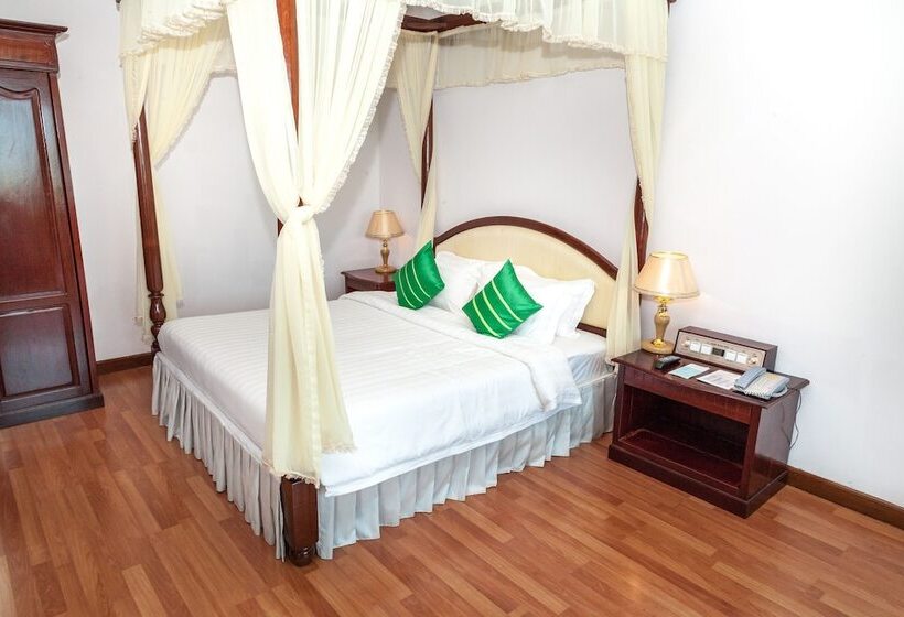 جناح إدارى, Angkor Holiday