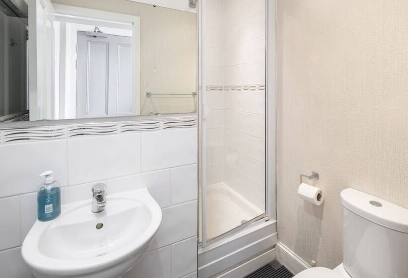 تختخواب در اتاق مشترک, Astor York Hostel