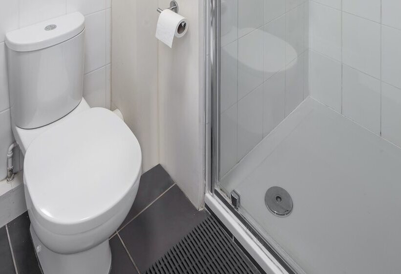 Кровать в Общей Комнате, Astor York Hostel