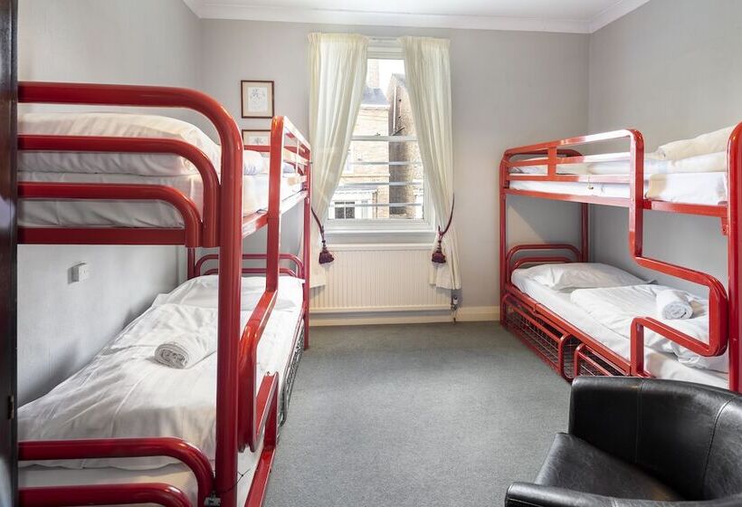 Кровать в Общей Комнате, Astor York Hostel