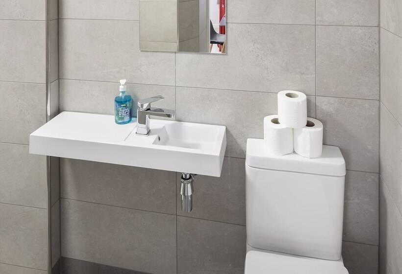 Кровать в Общей Комнате, Astor York Hostel