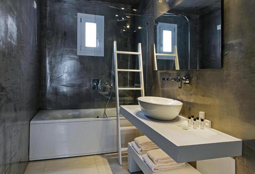 جناح جونيور مزوَّد بحمام سباحة, Cavo Bianco Boutique Hotel & Spa