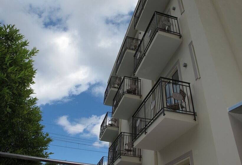 4인용 스탠다드 룸, Club