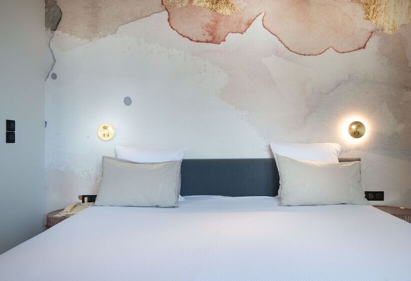 スーペリアールーム, De La Cite