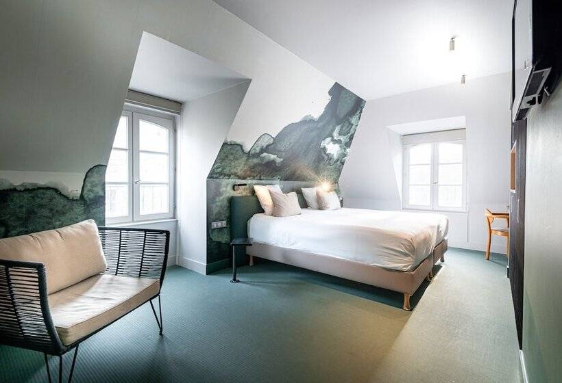 スーペリアールーム, De La Cite