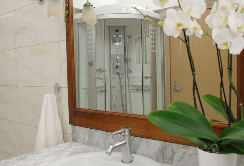 Полулюкс, Galaxy Art