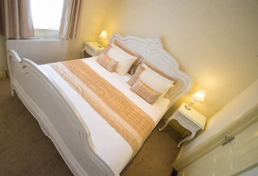 غرفة تنفيذية, Heath Cottage