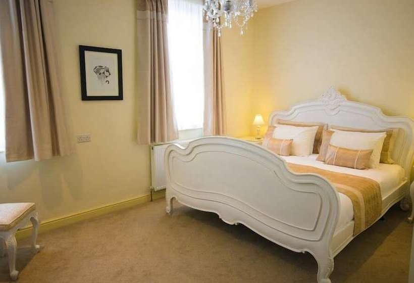 غرفة تنفيذية, Heath Cottage