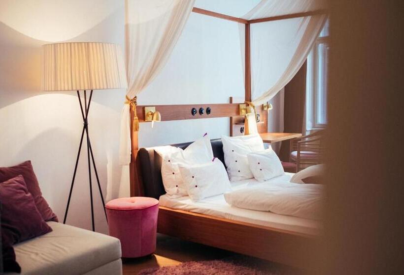 سوییت لوکس, Hollmann Beletage Design & Boutique