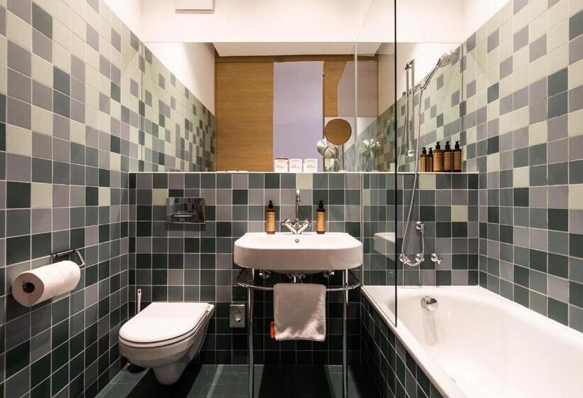 اتاق استاندارد چهار تخته, Hollmann Beletage Design & Boutique