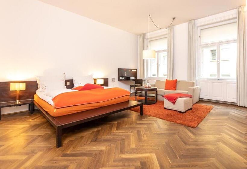 اتاق استاندارد چهار تخته, Hollmann Beletage Design & Boutique