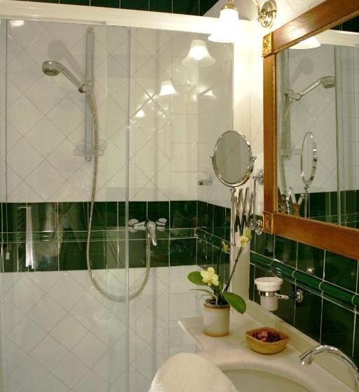 اتاق سوپریور, Rosary Garden