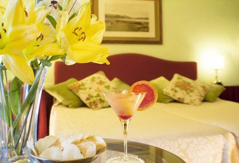 اتاق سوپریور, Rosary Garden