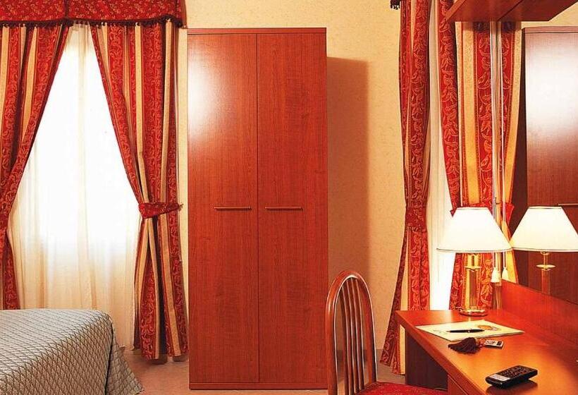 اتاق استاندارد یک نفره, Stromboli