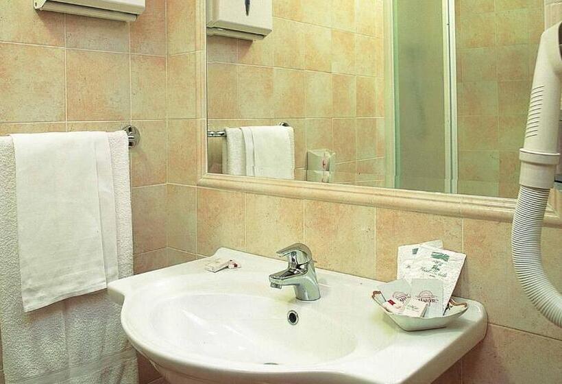 اتاق استاندارد یک نفره, Stromboli