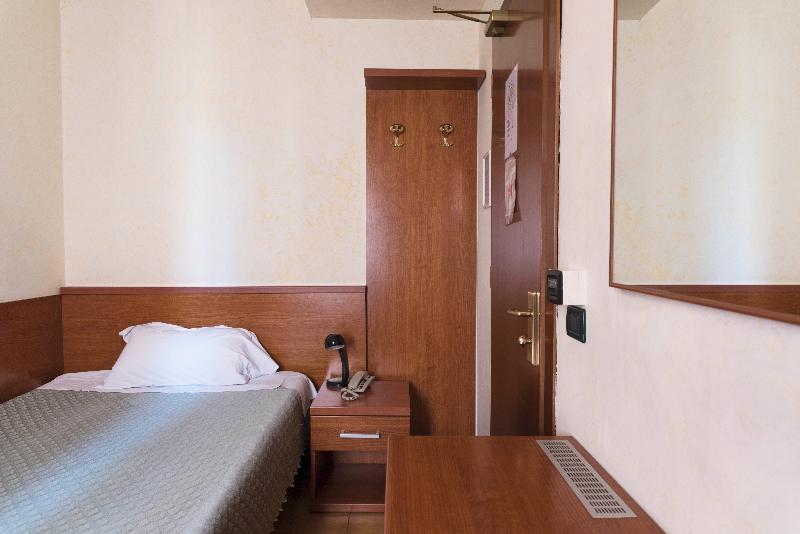 اتاق استاندارد یک نفره, Stromboli