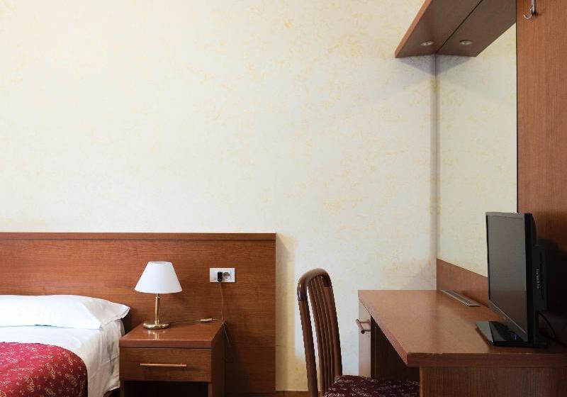 اتاق استاندارد یک نفره, Stromboli