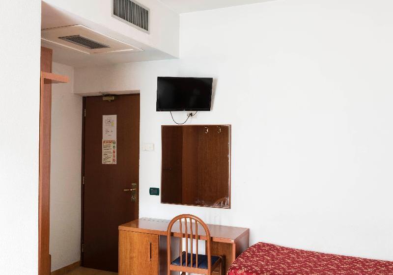 اتاق استاندارد سه نفره, Stromboli