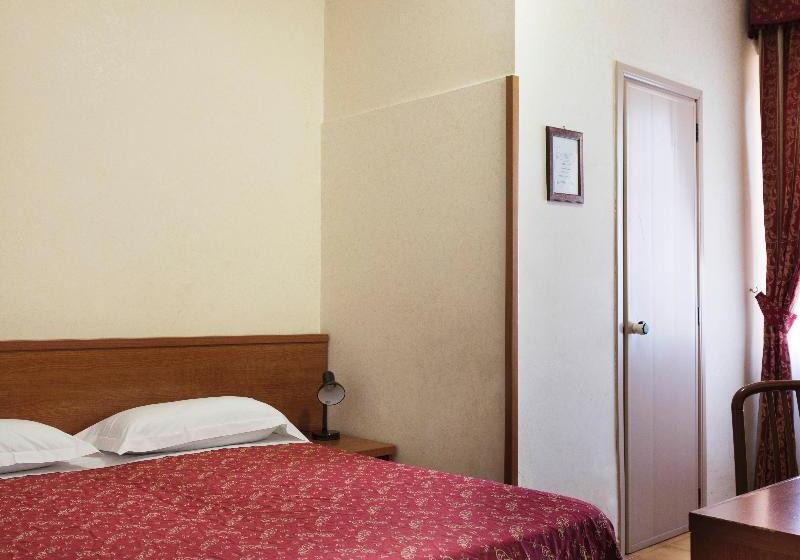 اتاق استاندارد سه نفره, Stromboli