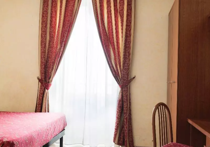 اتاق استاندارد سه نفره, Stromboli