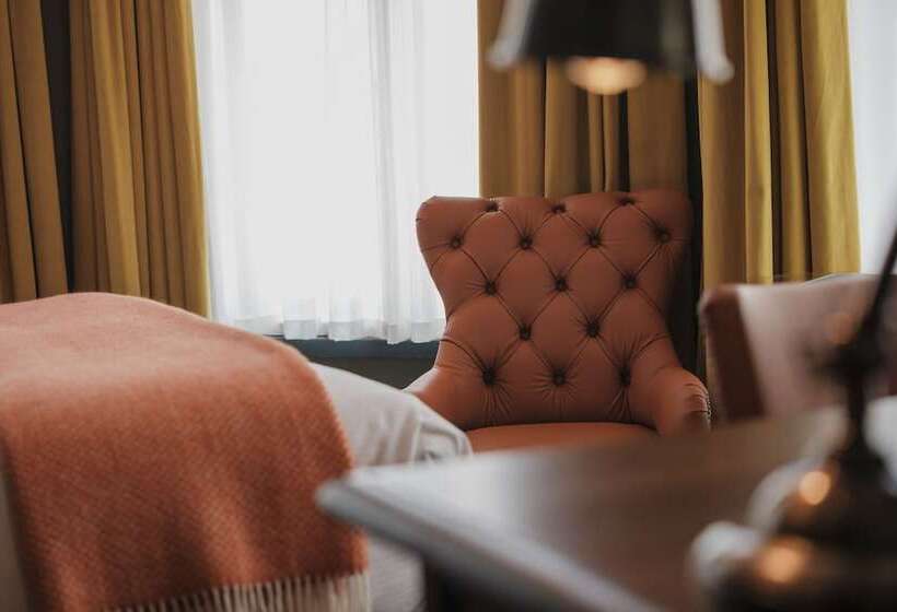 수피리어 룸, The Sanctuary House