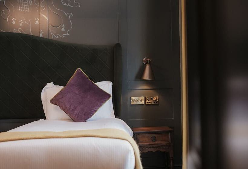 디럭스 룸, The Sanctuary House