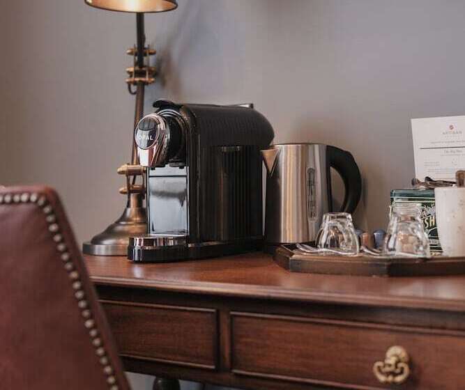 디럭스 룸, The Sanctuary House