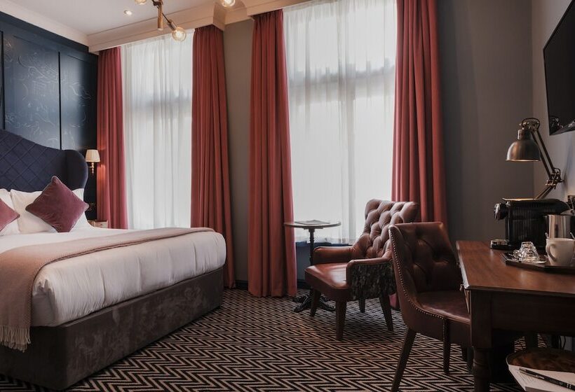 디럭스 룸, The Sanctuary House