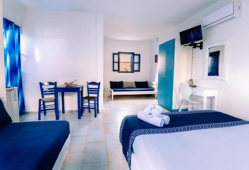 泳池景标准四人房间, John S Rooms & Studios