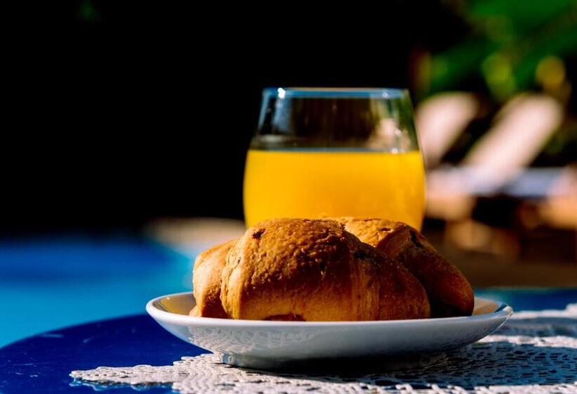 带泳池的标准三人间, John S Rooms & Studios