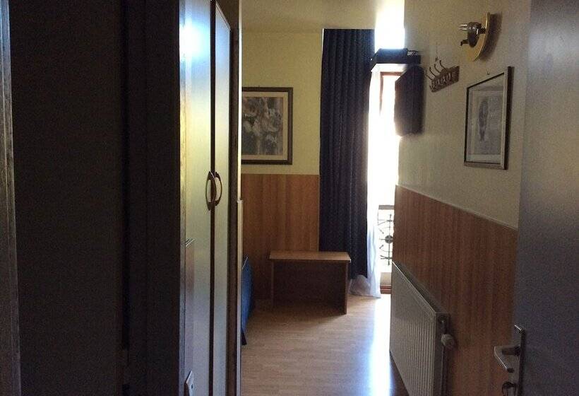 StandaardKamer, Aristote