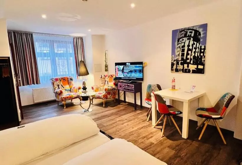 スタンダードスタジオ, Arthotel Magdeburg