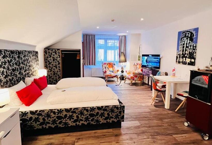 스탠다드 스튜디오, Arthotel Magdeburg