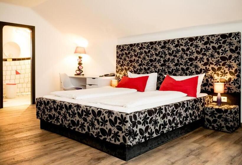 스탠다드 스튜디오, Arthotel Magdeburg