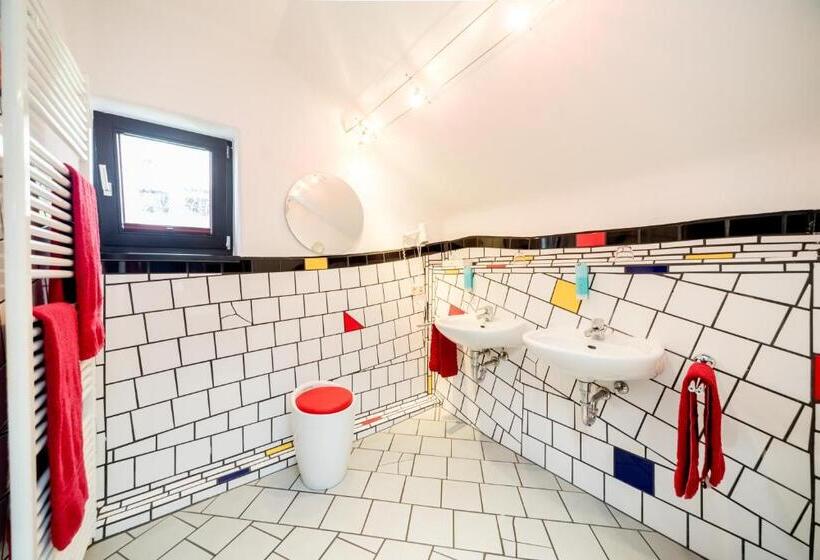 스탠다드 스튜디오, Arthotel Magdeburg