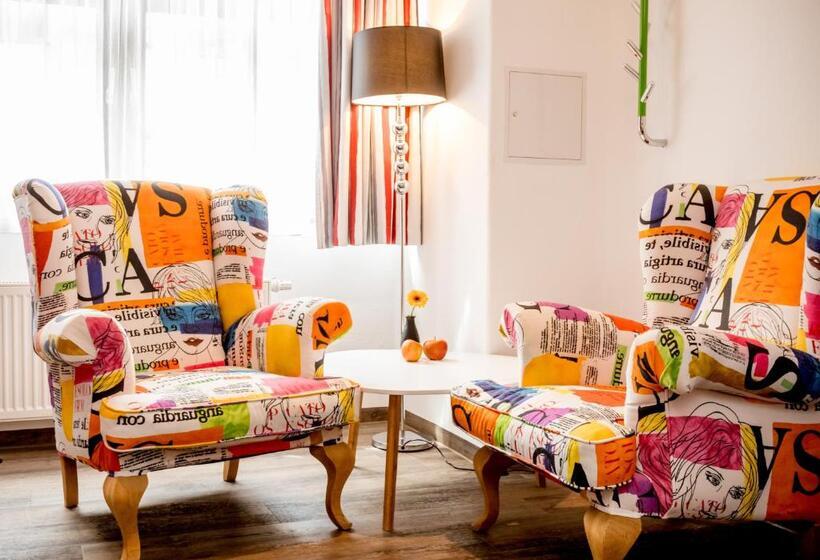 스탠다드 스튜디오, Arthotel Magdeburg