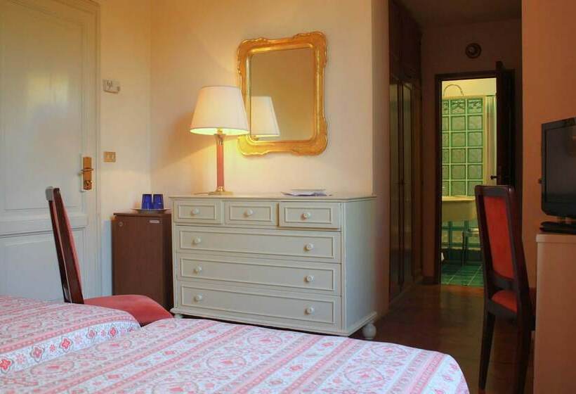 חדר סופריור, Astoria