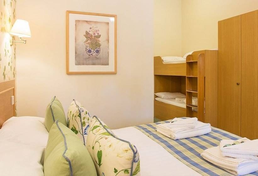 패밀리 룸, Bartley Lodge