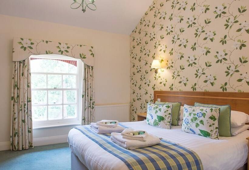 Семейный Номер, Bartley Lodge