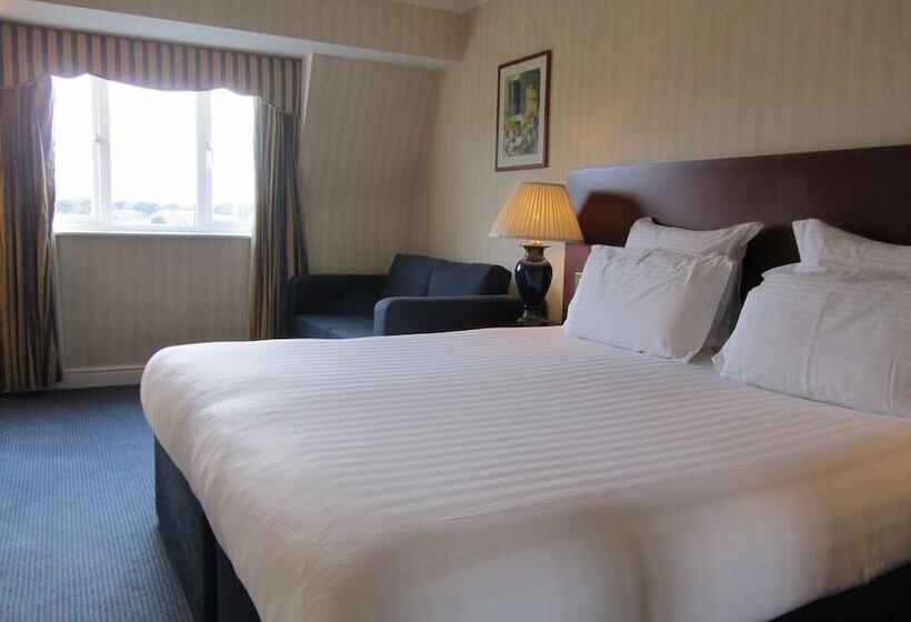 Семейный Номер, Windmill Village Hotel, Golf Club & Spa, Bw Signature Collection