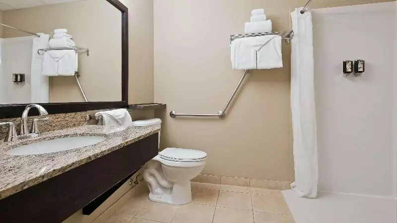 キングサイズベッドのスタンダードルーム, Best Western Rocky Mountain House