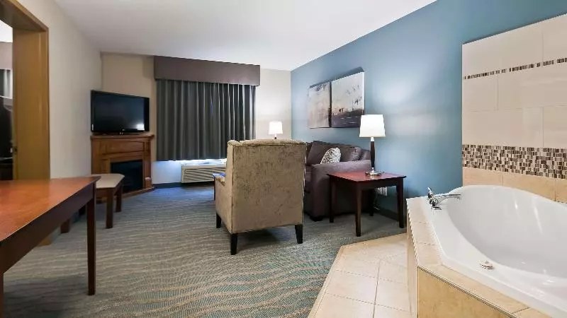 キングサイズベッドのスイートルーム, Best Western Rocky Mountain House