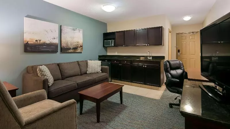 キングサイズベッドのスイートルーム, Best Western Rocky Mountain House